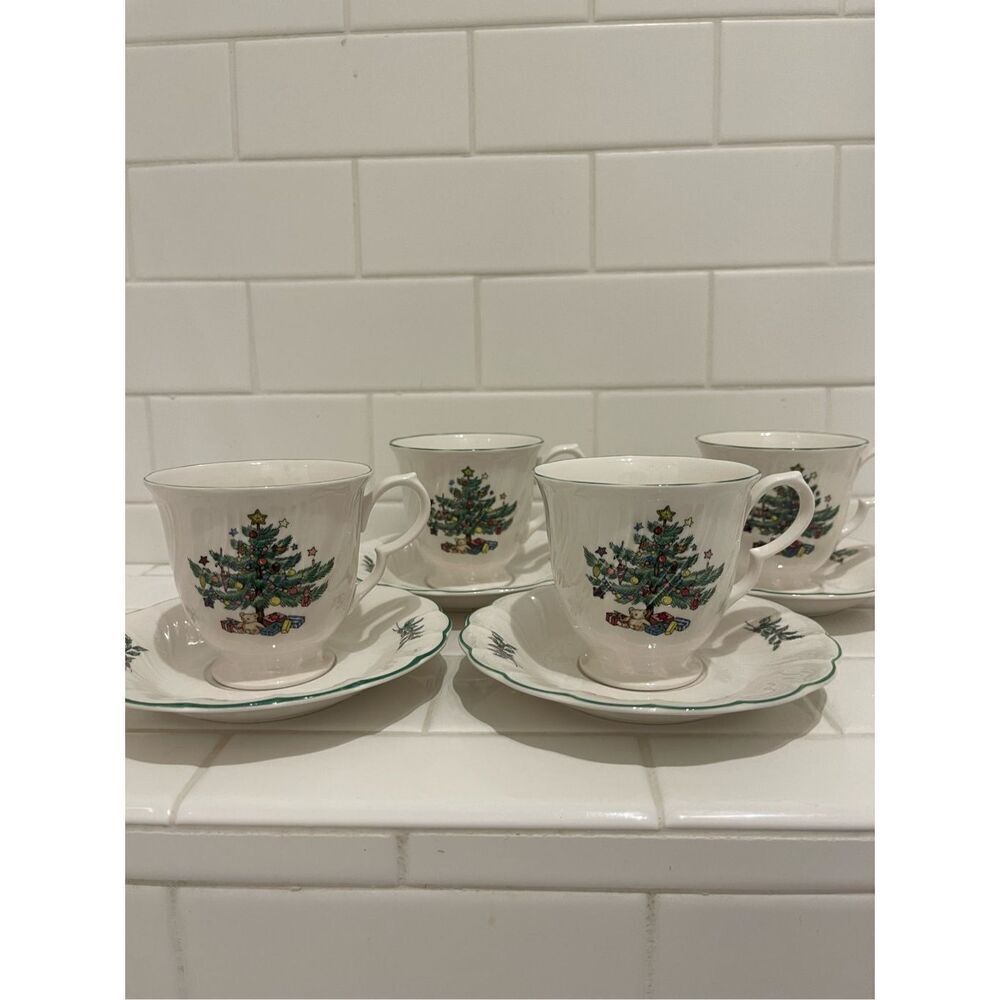 Vintage Nikko Ceramics Christmastime Teacups (4)